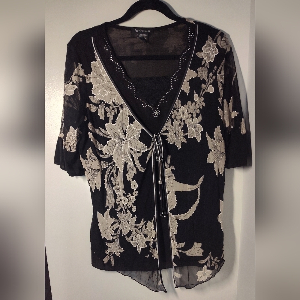 Black and Cream Floral Blouse Size 1X #424